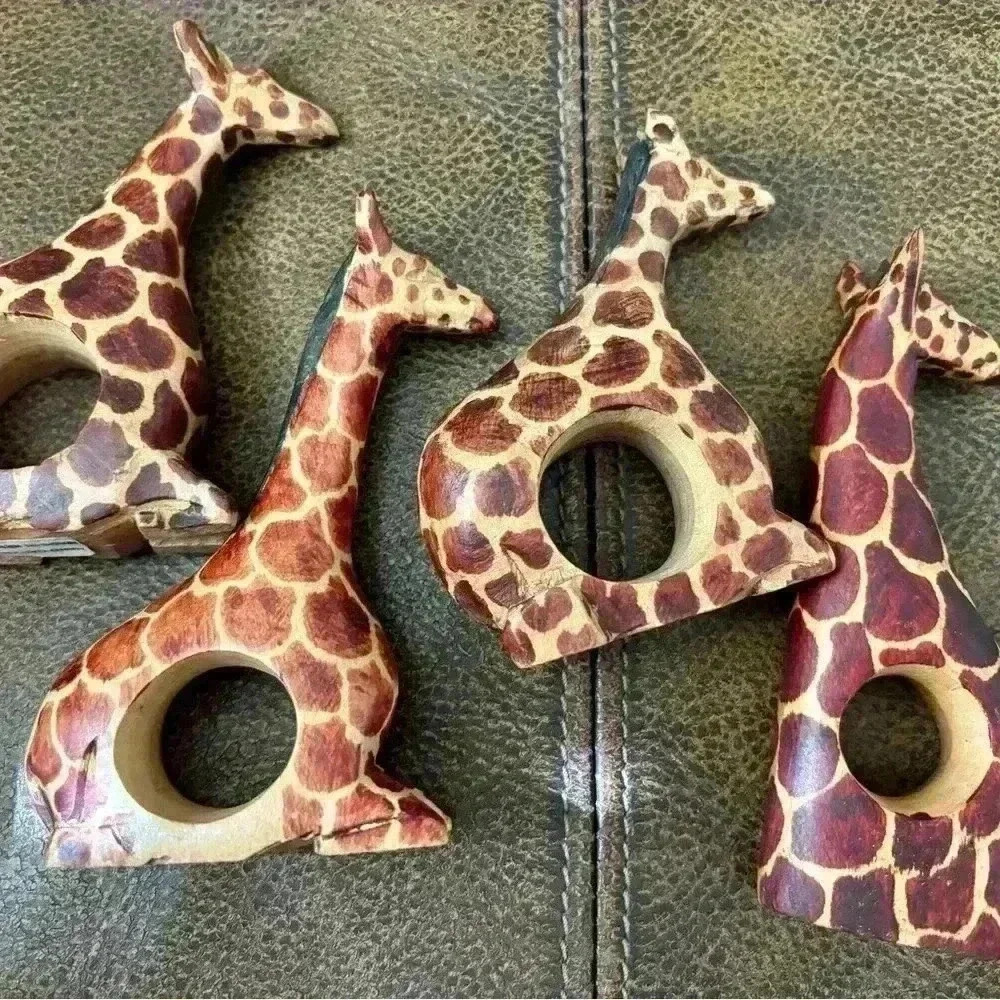 8 Hand carved wood giraffe napkin holders - Picture 4 of 4